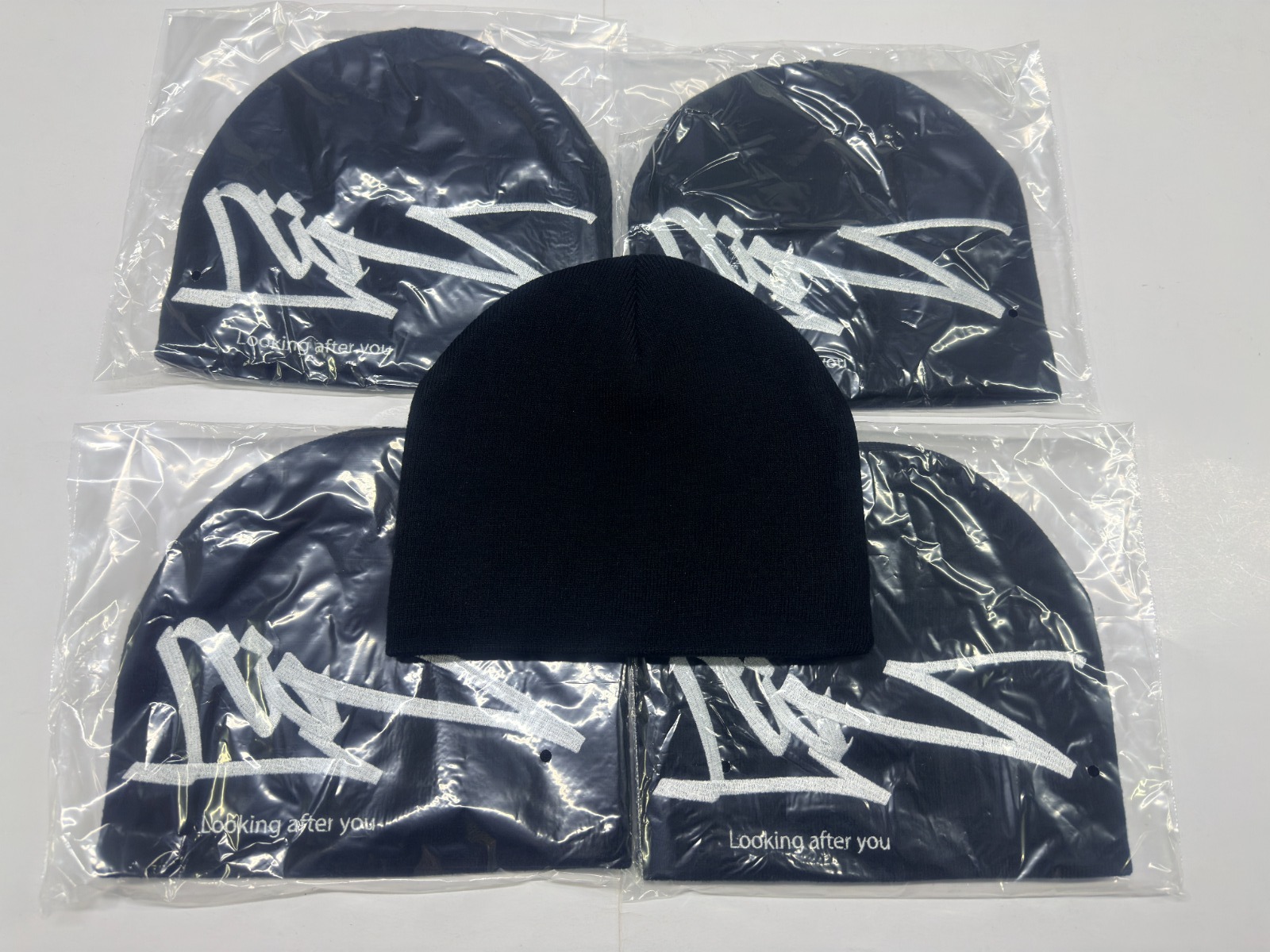 LÜN Beanie dos